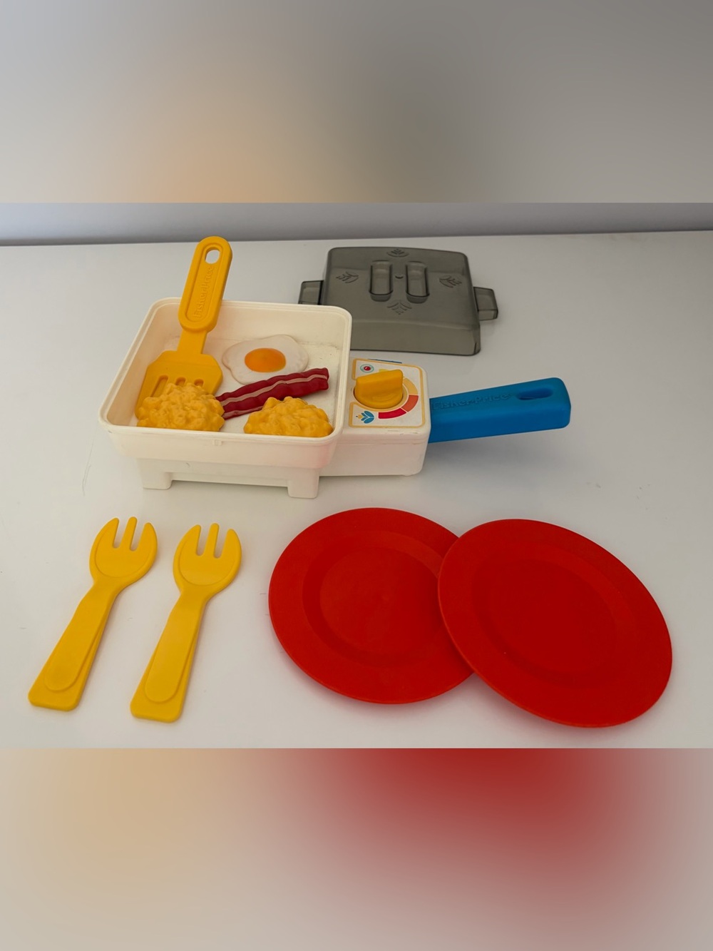 Vintage Fisher-Price "Fun With Food" Sizzling Skillet set